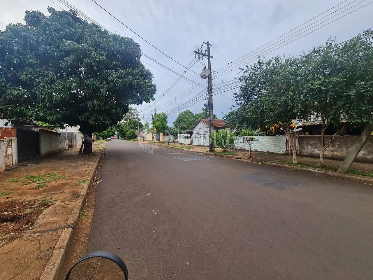 Terreno com 3 casas na Vila Progresso em Maringá - Foto 2