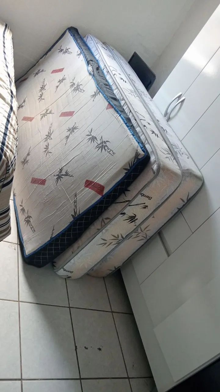 Vendo 3 colchões , D 33, por 450,00