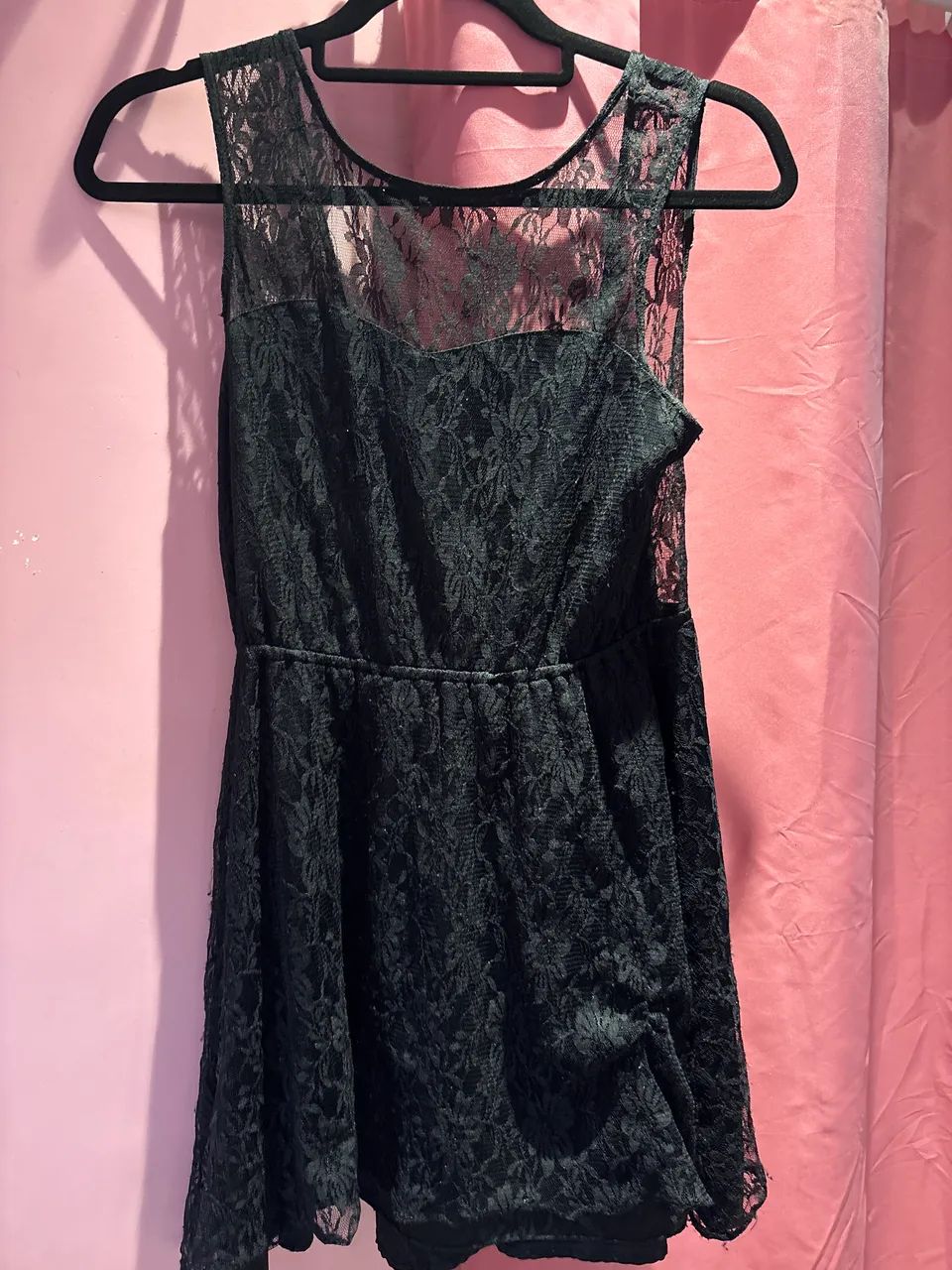 Vestidinho de renda preto