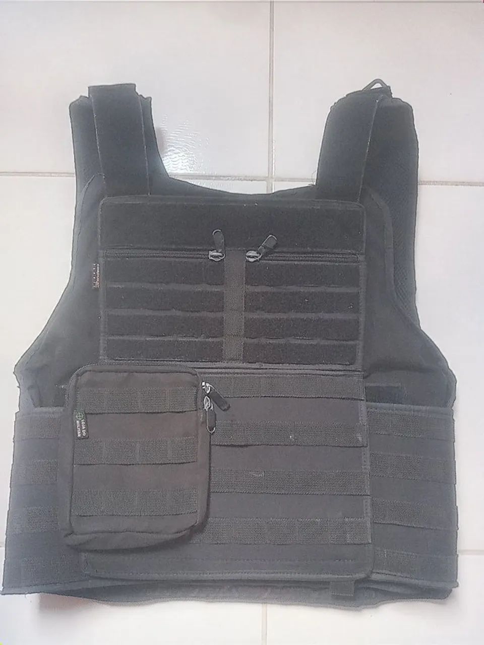 CAPA PRETA EM ÓTIMA ESTADO !