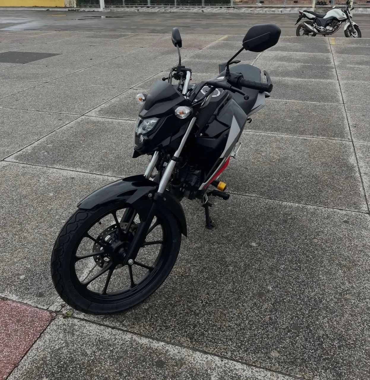 Vendo titan 160 quitada ! 