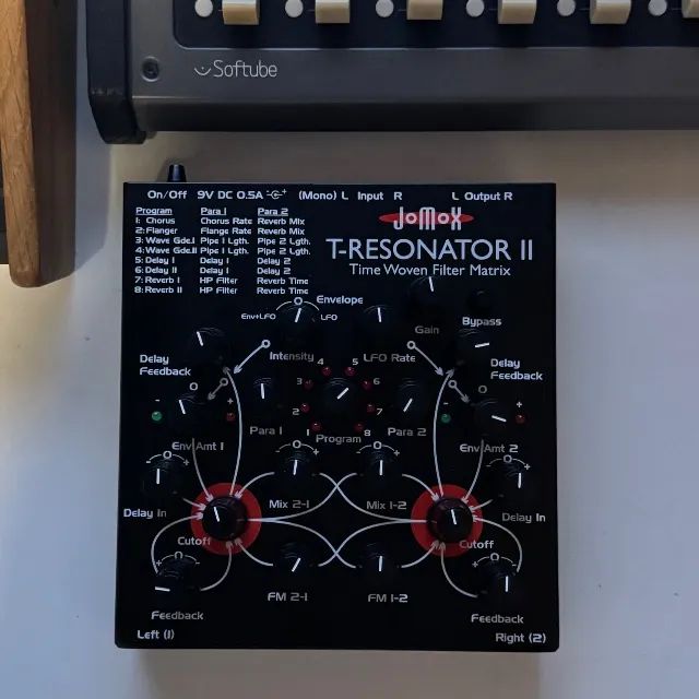 Jomox T-Resonator II - filterbank, chorus flanger, delay reverb