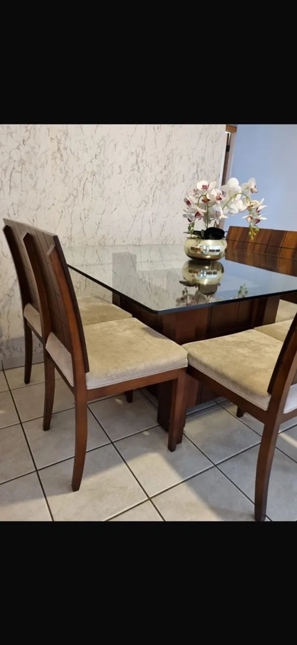 Mesa de 6 cadeiras!! Imperdível ! 