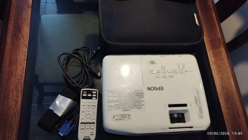 Projetor Epson x24+ 3500 lumens