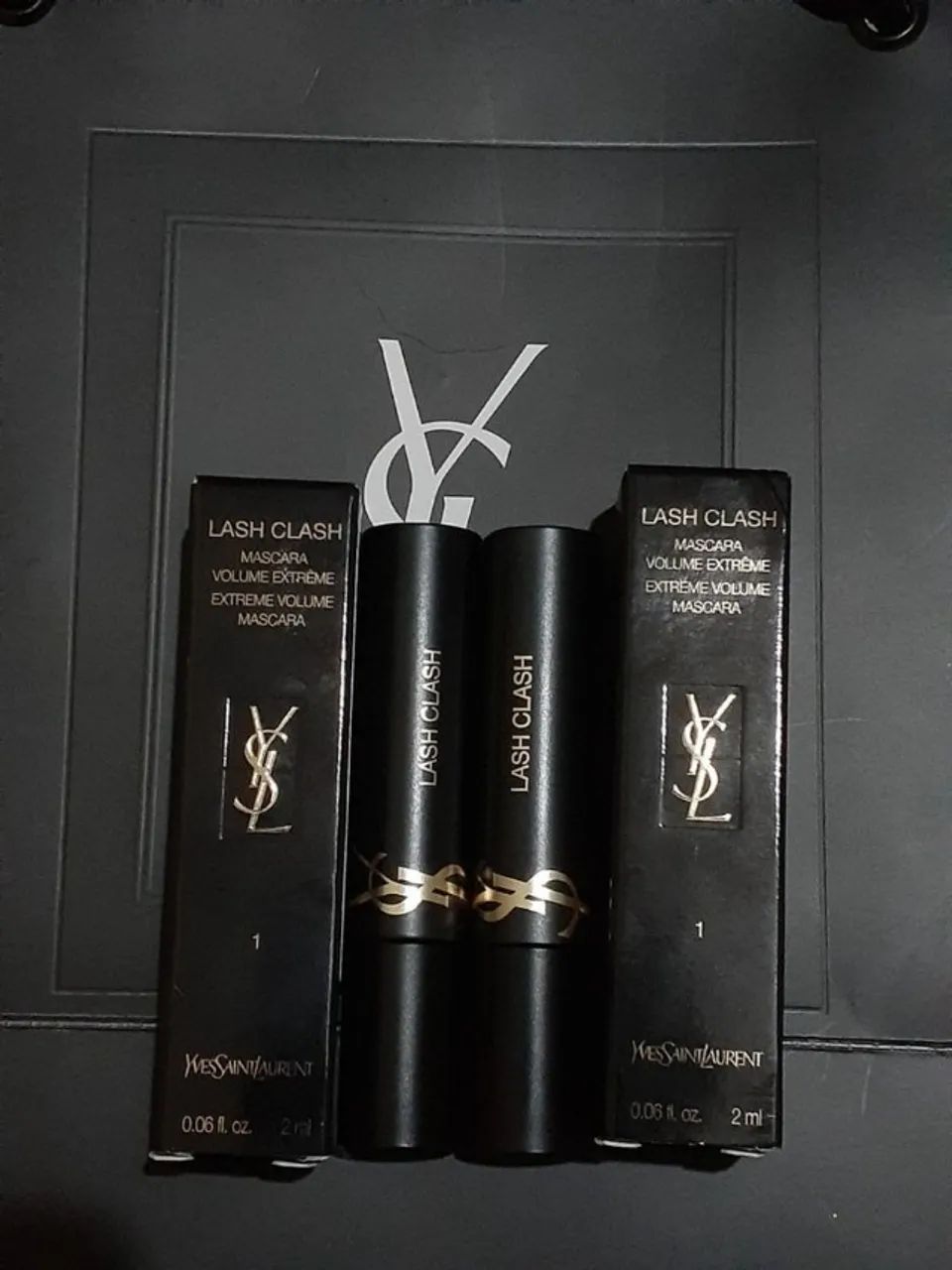 Máscara Yves Saint Laurent original Lash Clash preta