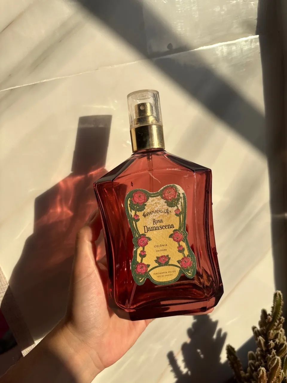 Perfume rosa Damascena (frasco vazio)