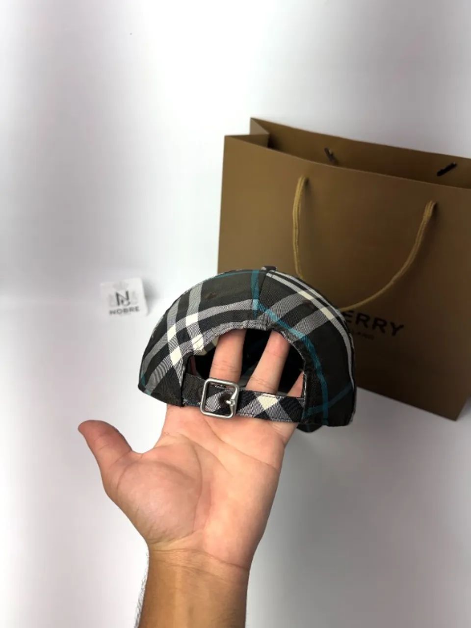 Boné Burberry Grife - Foto 3