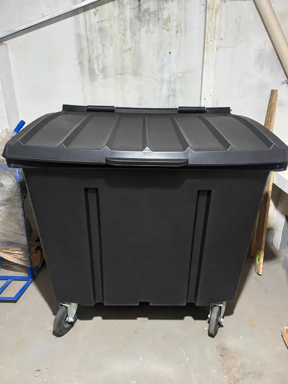 Container De Lixo 1000 Litros Plástico Preto - Foto 3