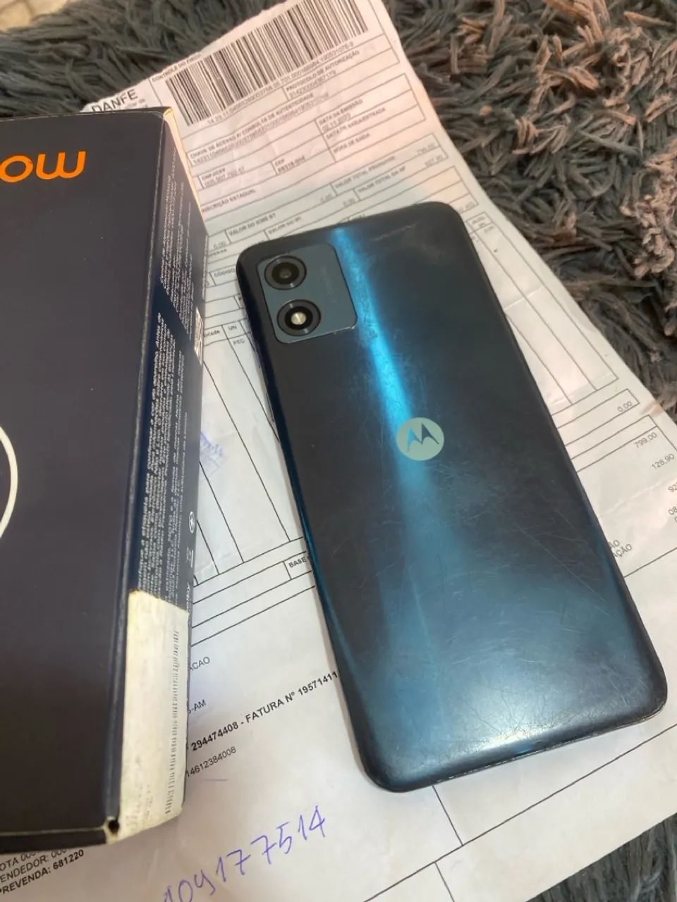 VENDO E13,64GIGAS, COM NOTA,SEM TRINCOS, CONSERVADO, COM PELÍCULA, CABO DO CARREGADOR  - Foto 3