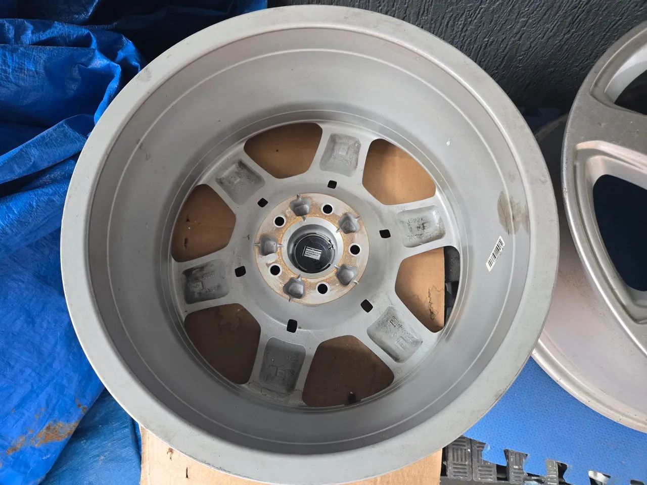 Jogo de rodas Jeep Renegade 17" originais - Foto 2
