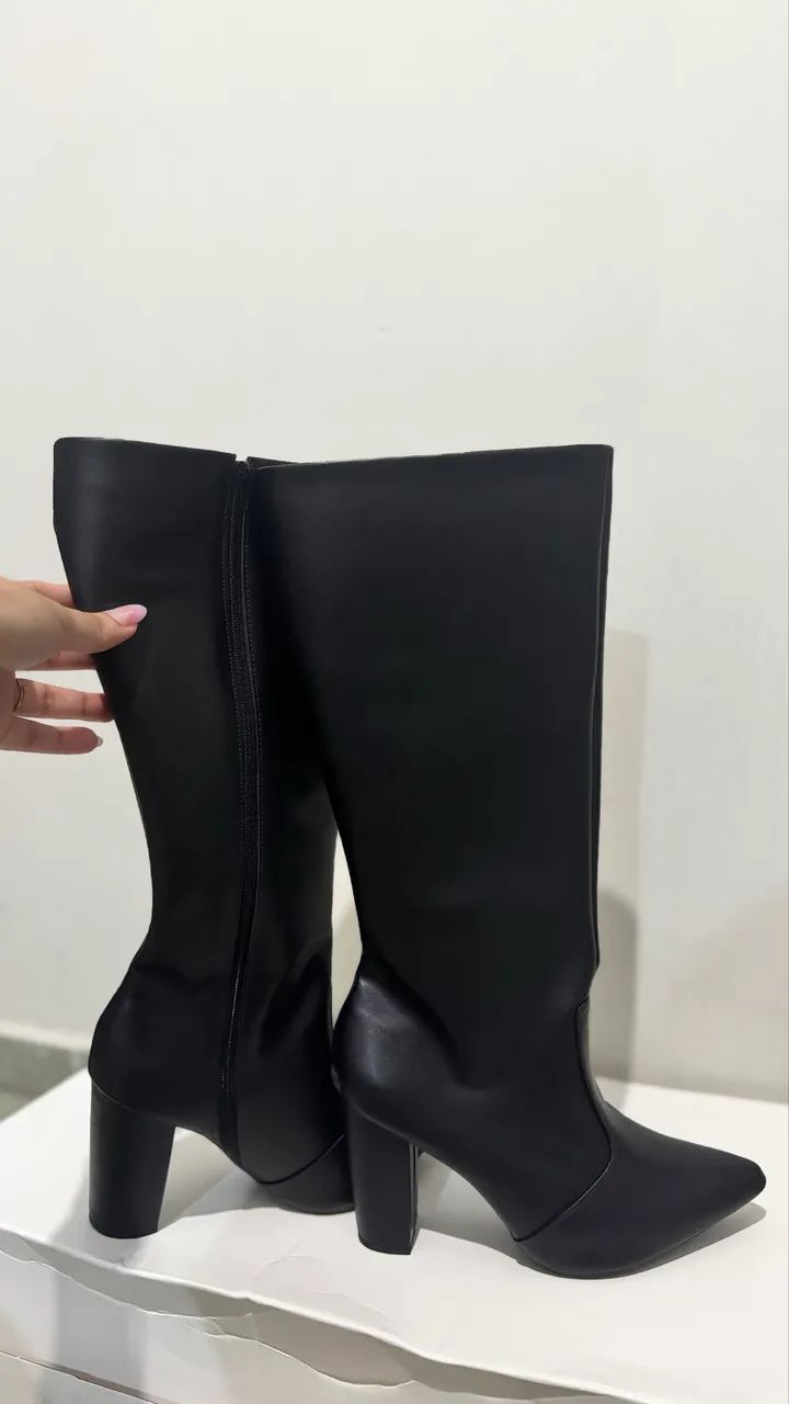 Bota de Cano Longo Preta - Nunca usada 