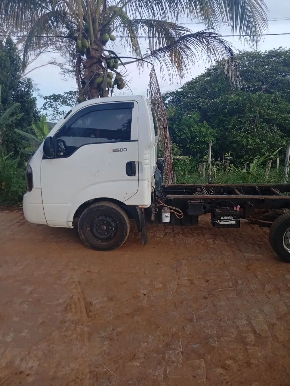VENDO ESTE KIA BONGO  - Foto 3