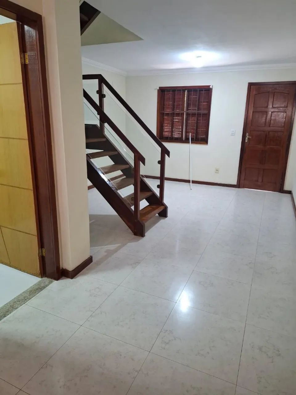Alugo Apartamento Fixo