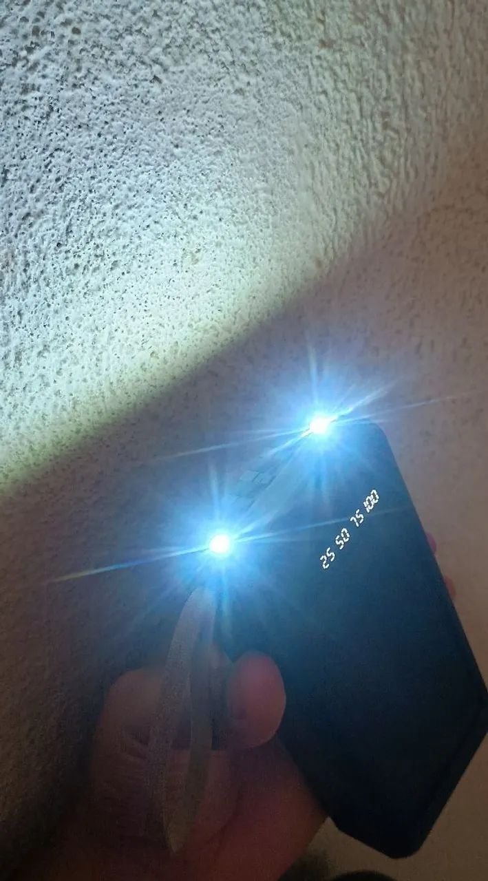 Powerbank portátil 20.000mAh com placa solar  - Foto 3