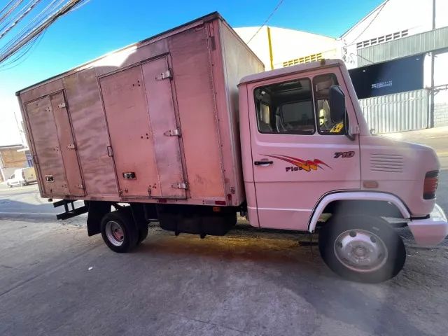 Mercedes 710 Plus 2009 - Foto 4