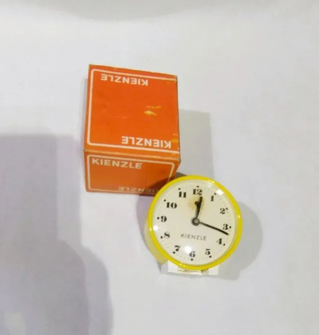 Relógio Despertador Vintage Kienzle -Amarelo , à Corda,  ler descrição - Foto 3