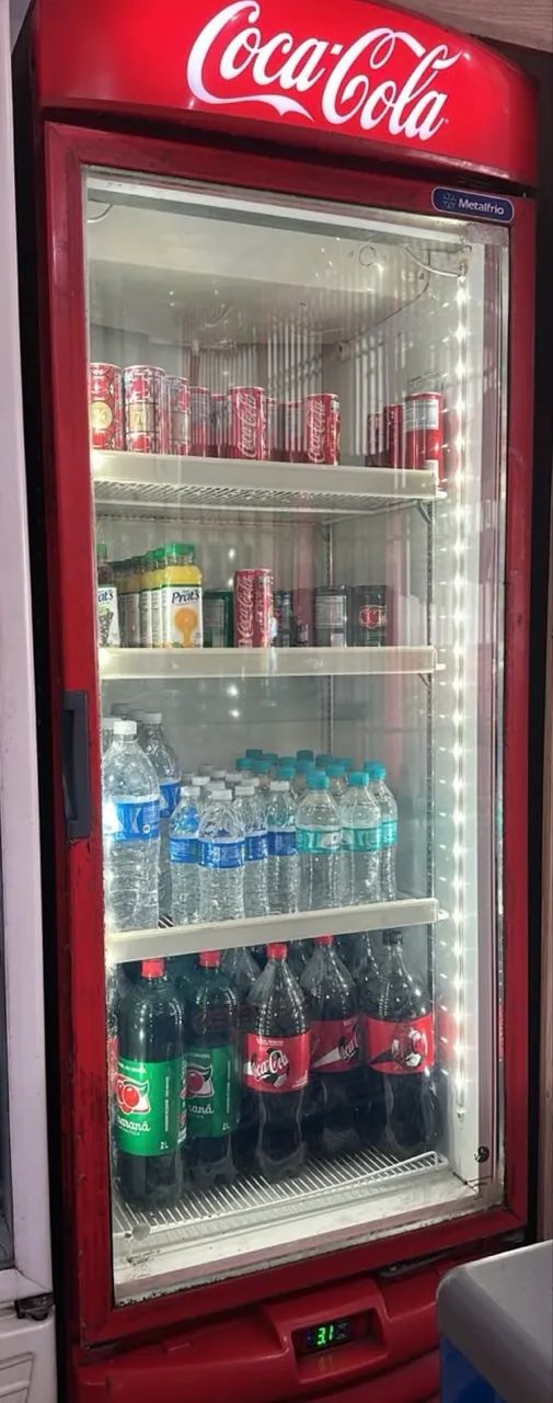 Freezer coca cola em ótimo estado