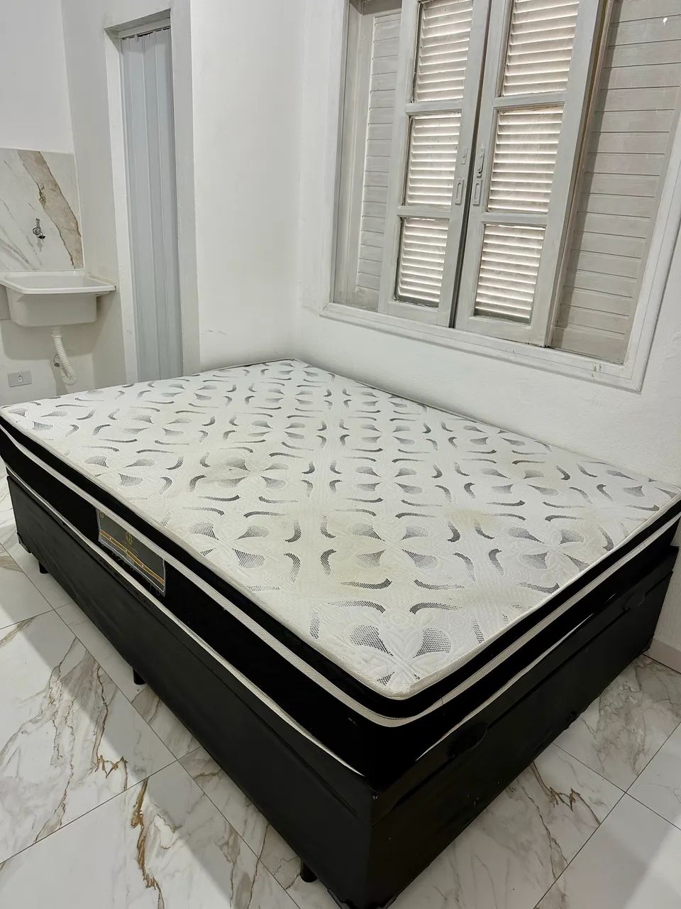 CAMA BOX BÁU + COLCHÃO 