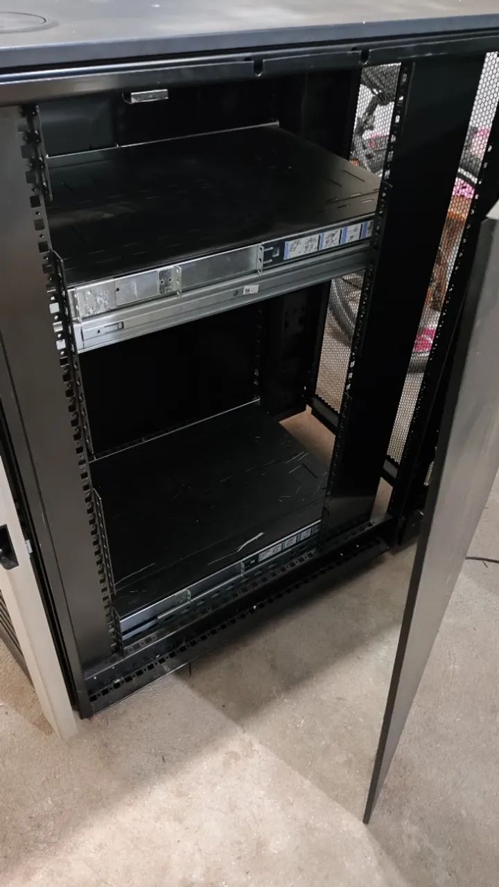 Rack Dell 24U 19 Polegadas com 2 Bandejas e Chave - Foto 4