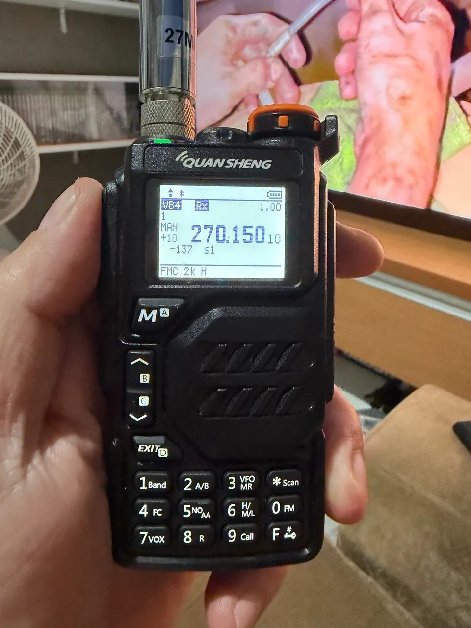 RÁDIO HT 2 METROS  MODIFICADO PRA 11METROS - Foto 2