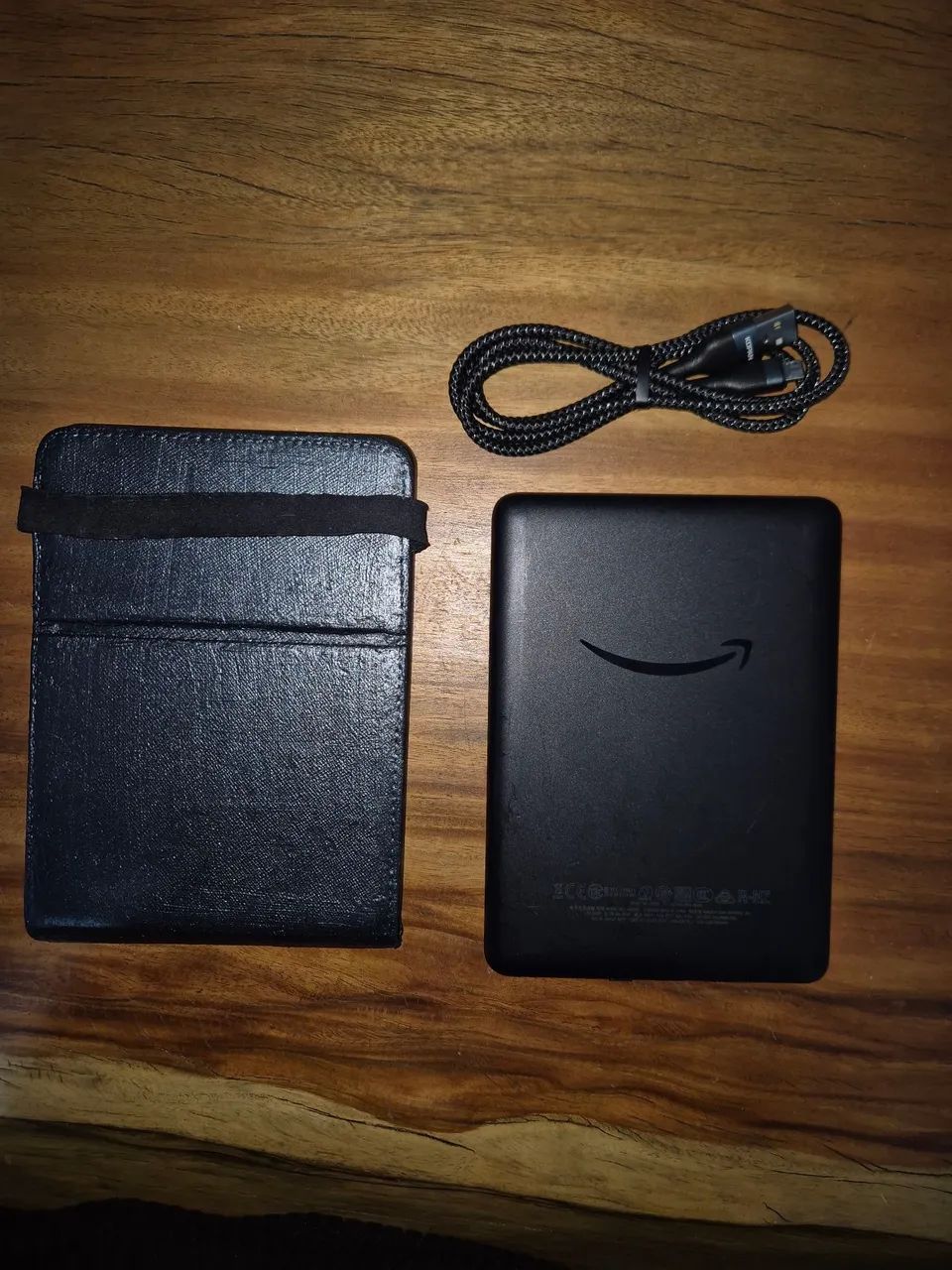 Kindle 10 Geração Sem Luz. Capa e cabo - Foto 4