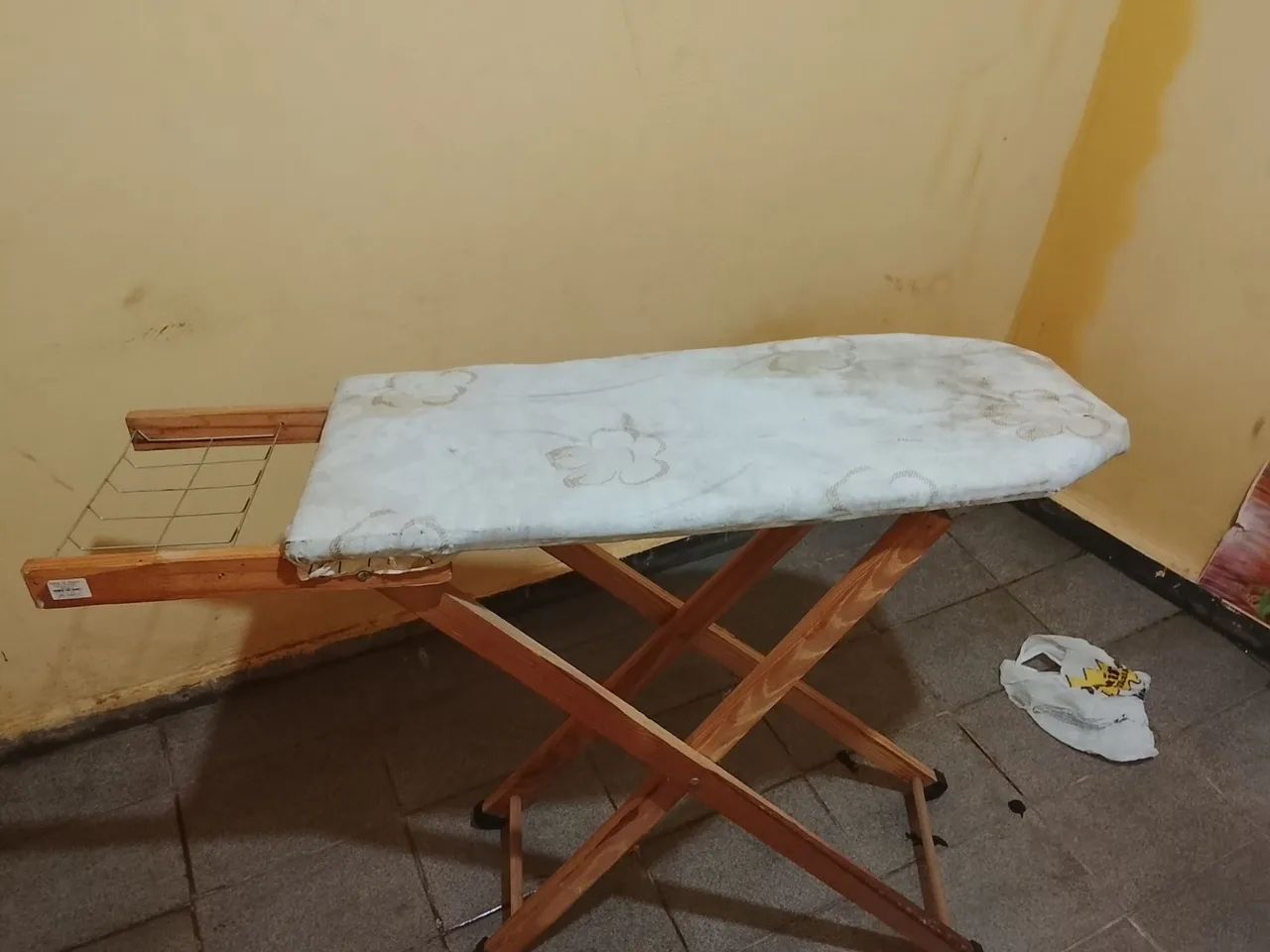 Tábua de passar semi nova - Foto 2