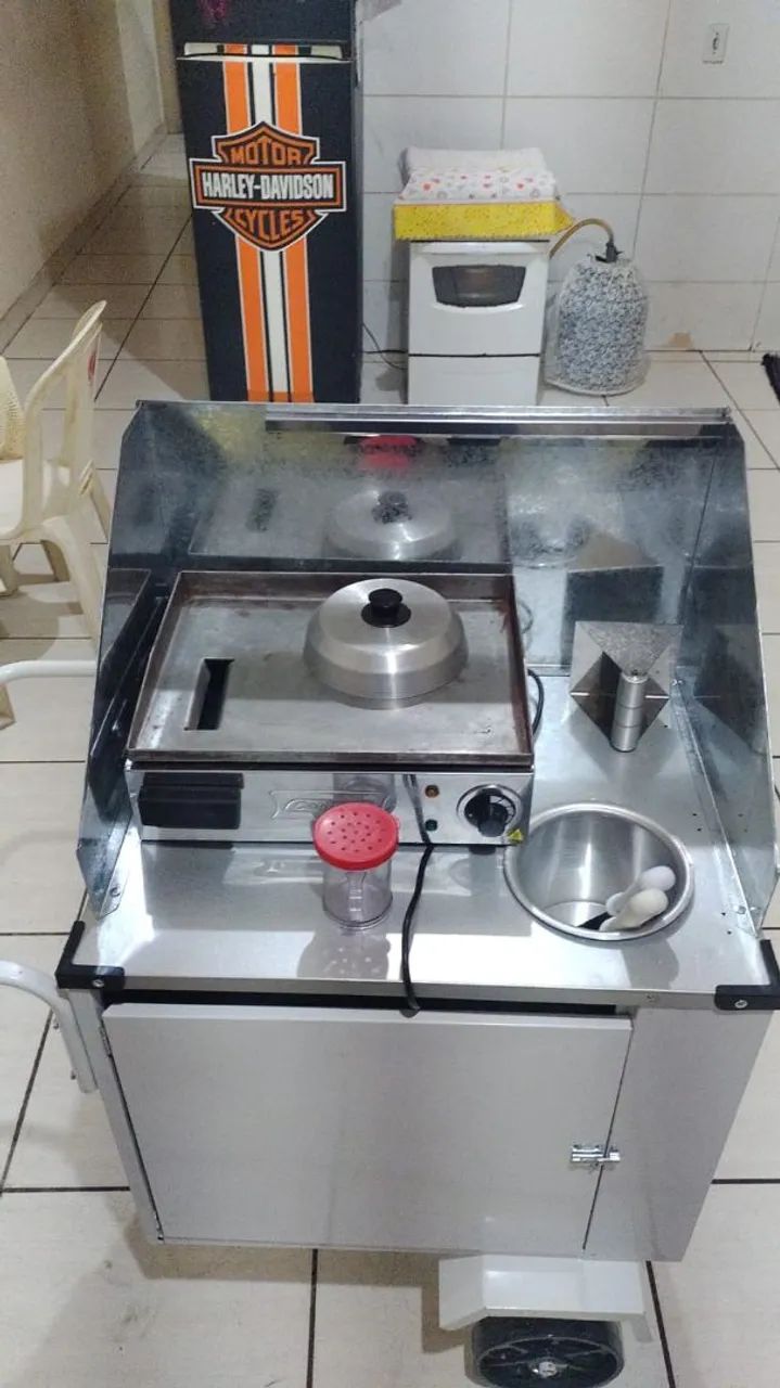 Carrinho de mão para hot dog, com condimentadora e guarda sol - Foto 2