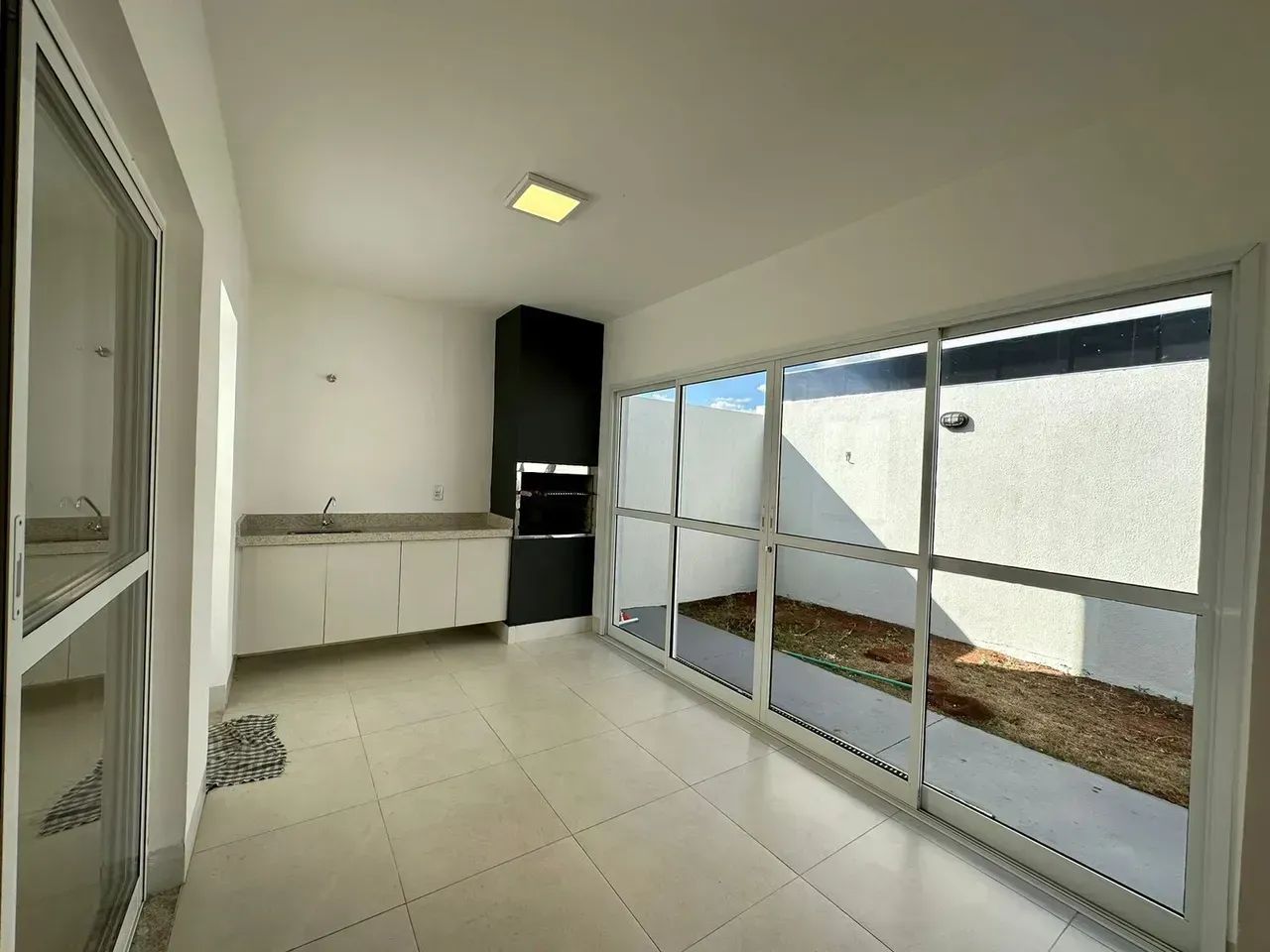 Linda casa terrea a venda no RES. Veraneio Boulevard - Foto 8