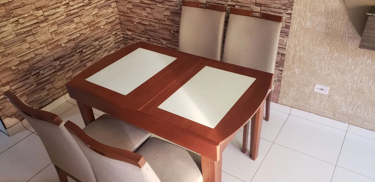 Mesa de jantar extensiva com tampo de vidro e 4 cadeiras almofadada - Foto 2