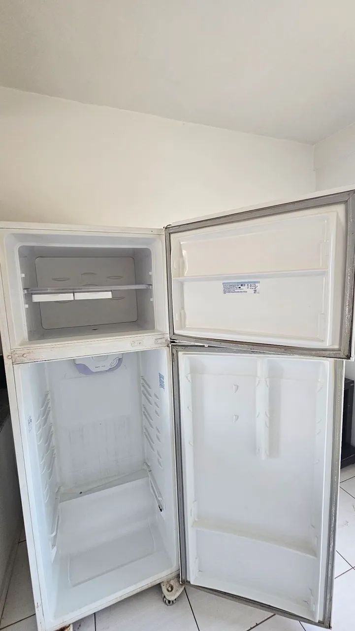Geladeira Electrolux DC49A - 462 Litros - Funcionando