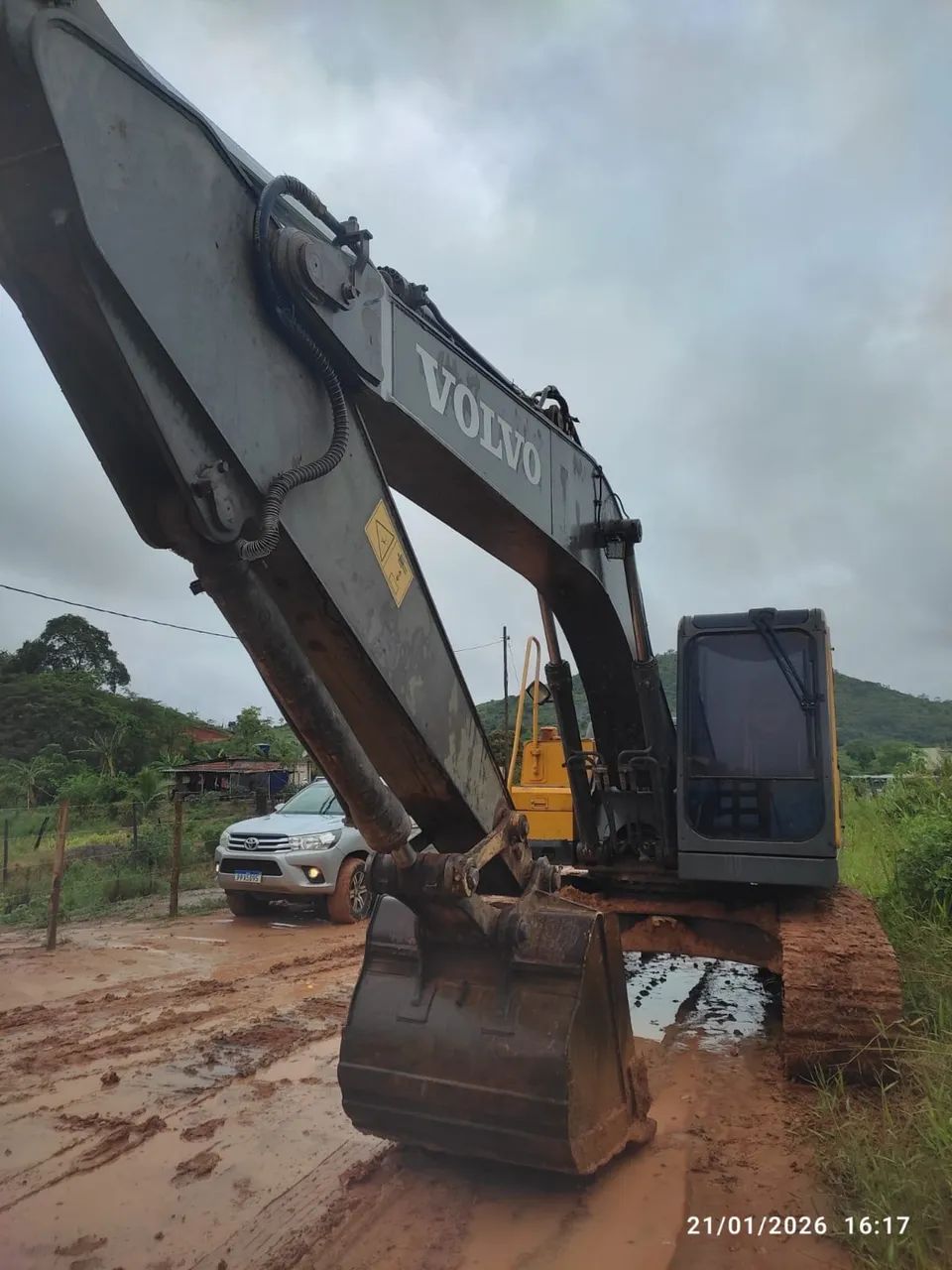 Alugo escavadeira de 21 tn  - Foto 2