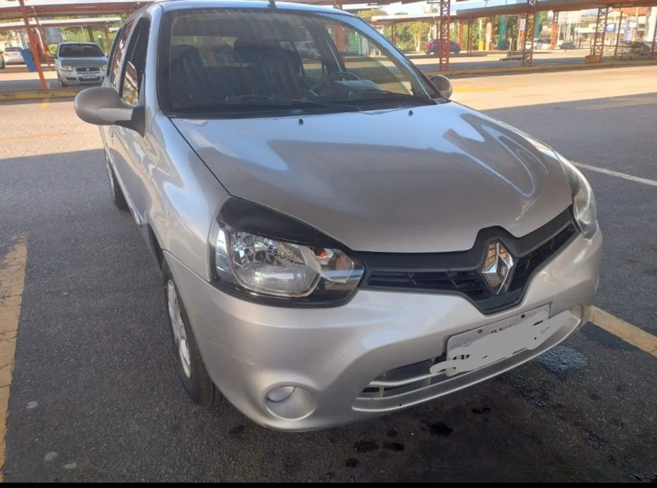 Carro para aplicativo Clio 2016