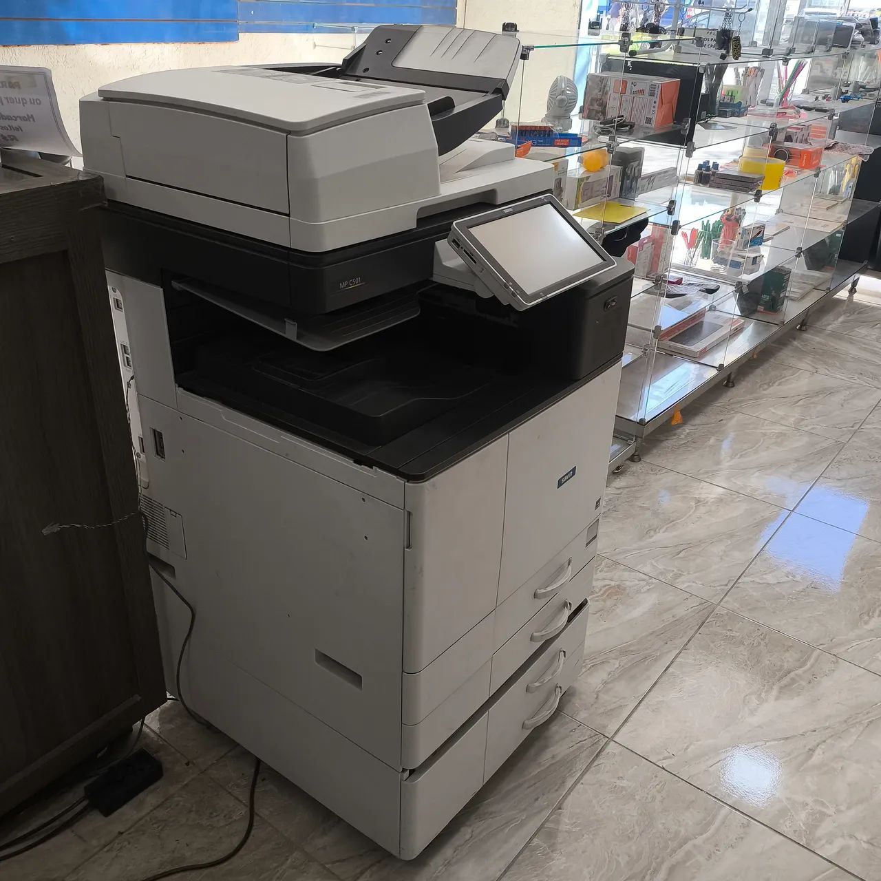 Impressora Laser colorida Ricoh MP c501 super completa rápida e com alta resolução 