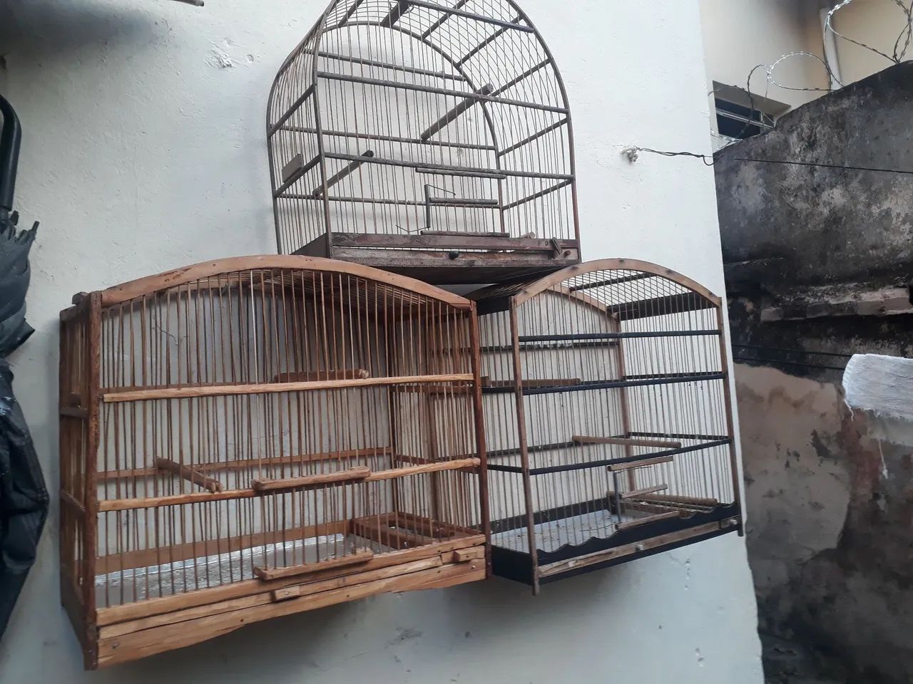 Vendo ótimas gaiolas de belgas e pretinhos. Baratas - Foto 3