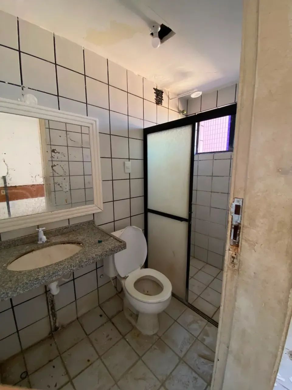 KITINETE COM VISTA PARA O MAR E VAGA DE GARAGEM - Foto 5