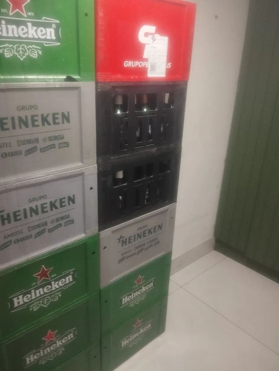 10 engradados de cervejas com 240 garrafas - Foto 2