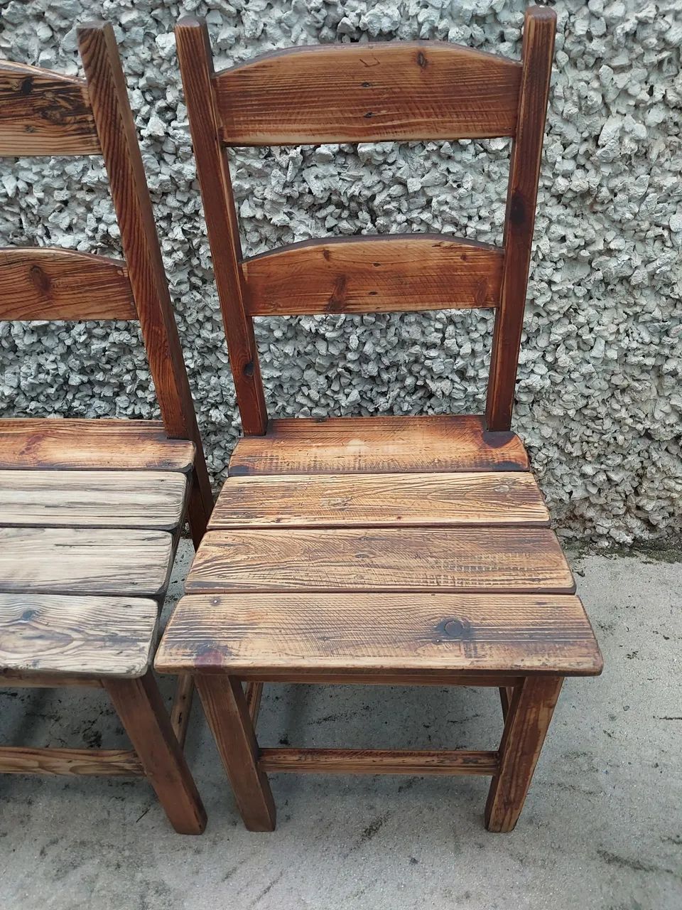 Conjunto com 4 cadeiras escolares antigas de cedrinho maciço  - Foto 5