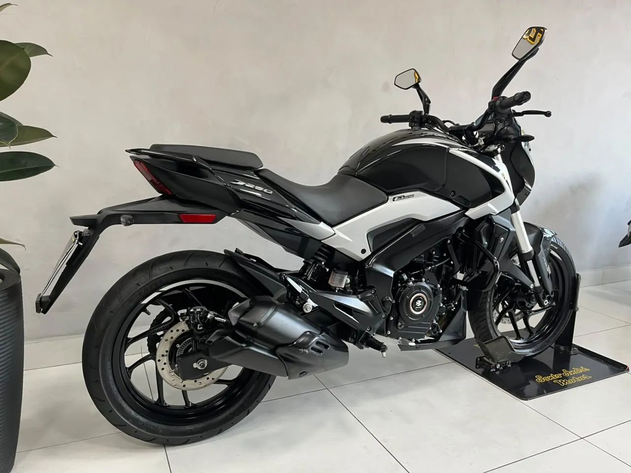 Bajaj DOMINAR 250 - Foto 3