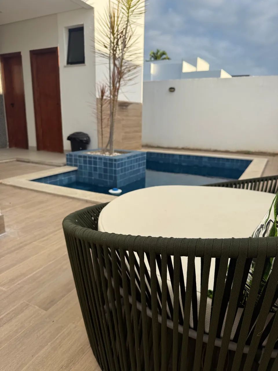 Chaise Ostra + 5 Almofadas -  6 Meses de Uso - Foto 5
