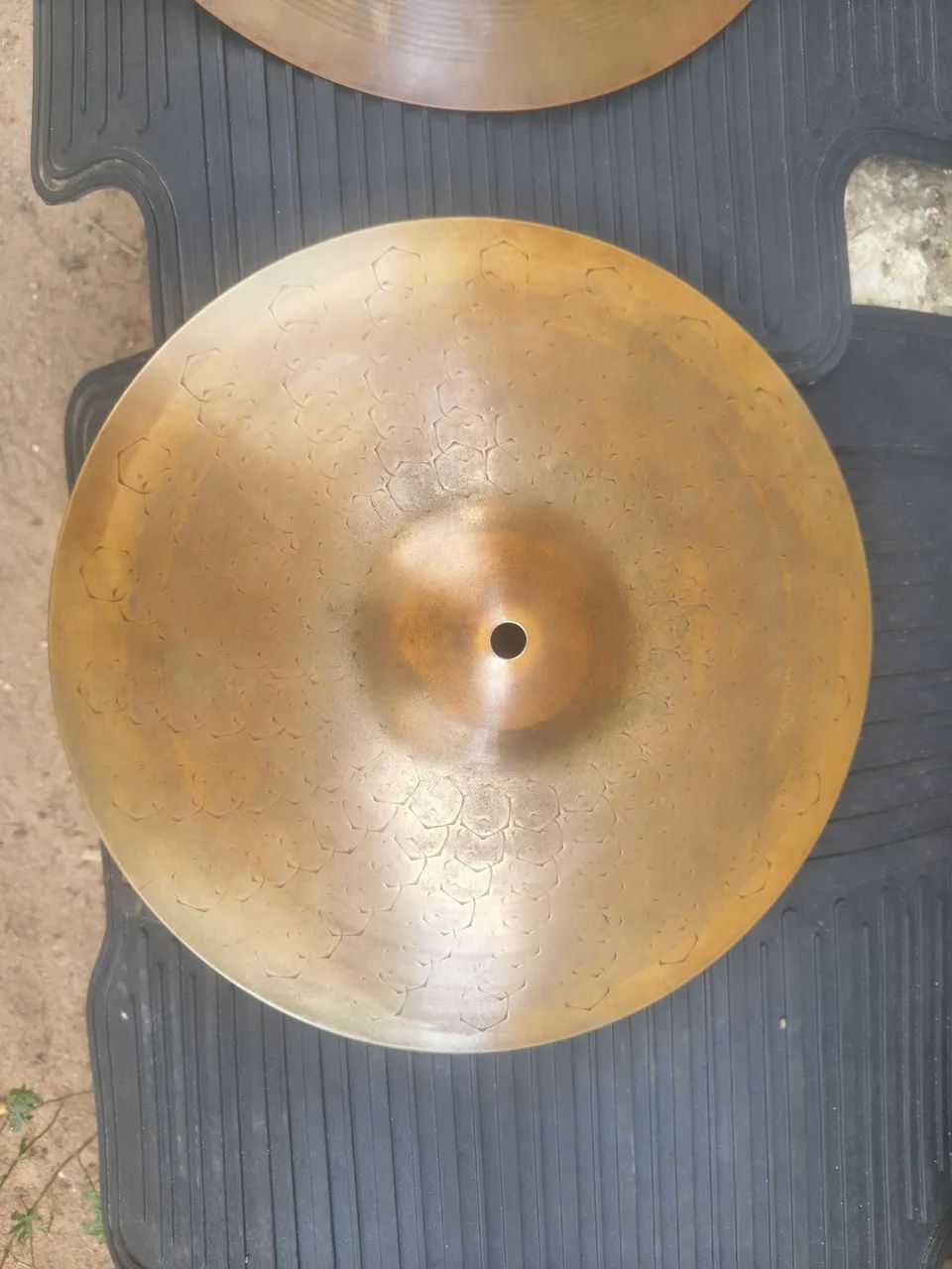 PRATO HIHAT ZILDJIAN 13 POLEGADAS  - Foto 2
