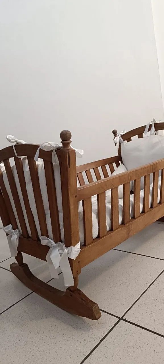 Berço antigo de madeira maciça 65104884309123123