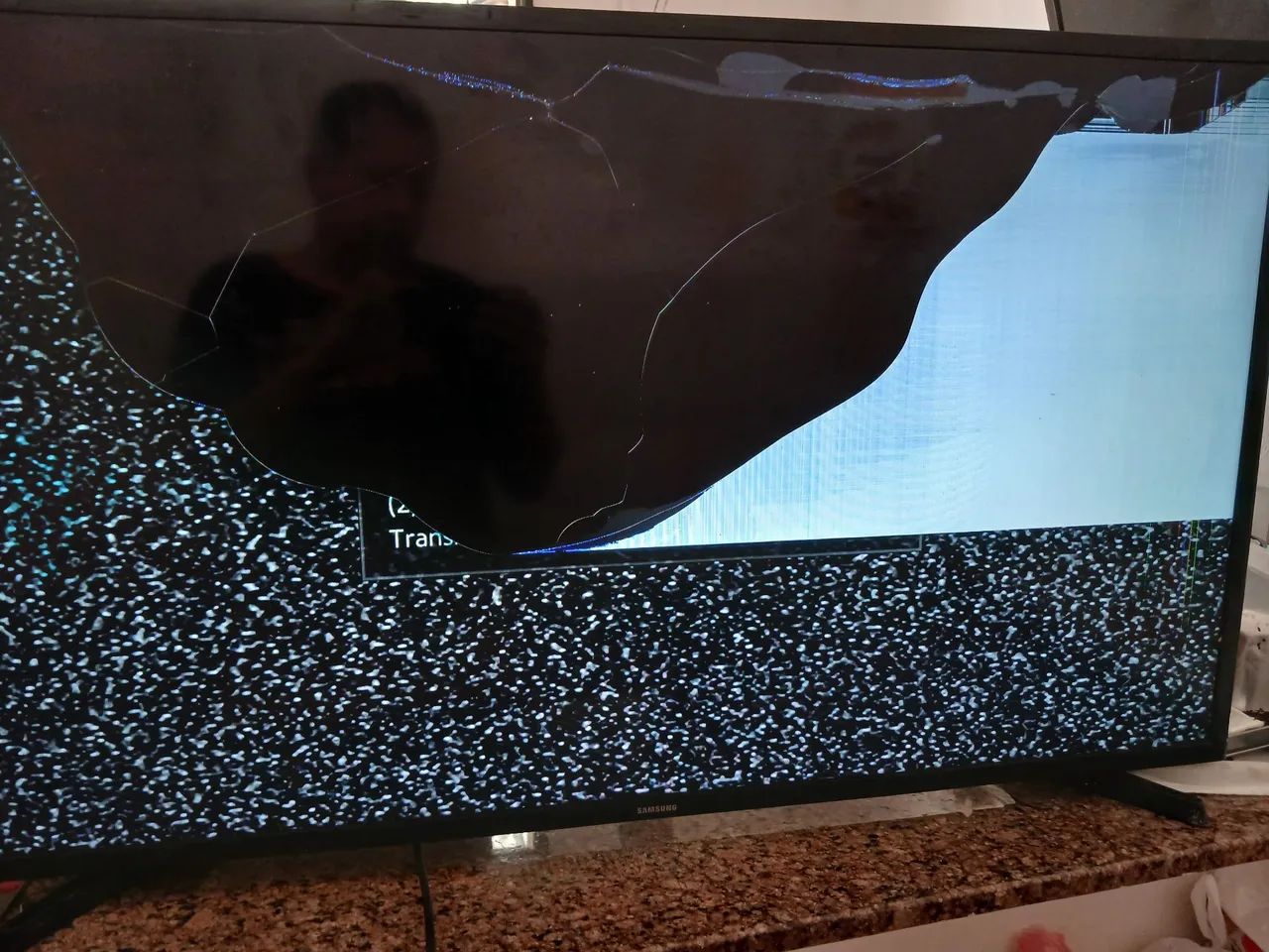 TV Samsung 43 com defeito 