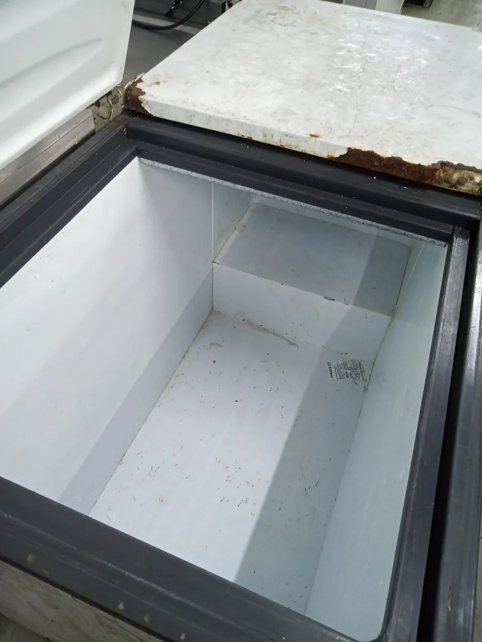 Freezer horizontal 127v, 437lit, funcionando muito bem  - Foto 2