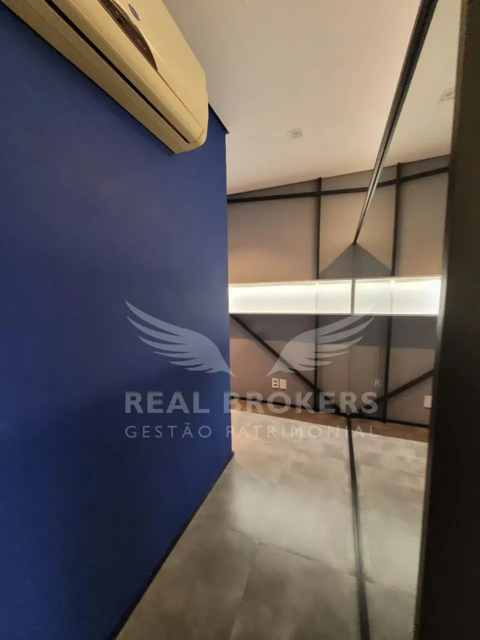 Sala Comercial à Venda com 63m² de área útil e 2 Vagas de Garagem em Alphaville - Foto 2