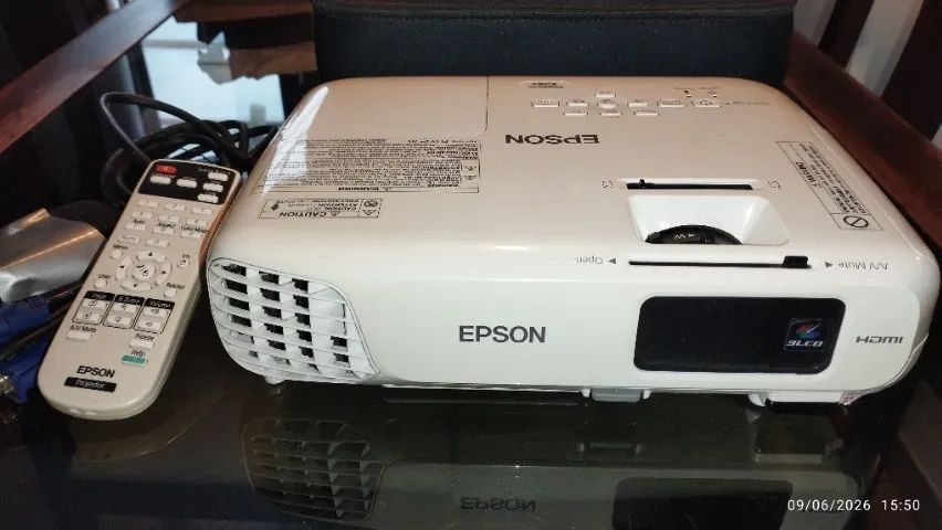 Projetor Epson x24+ 3500 lumens - Foto 2