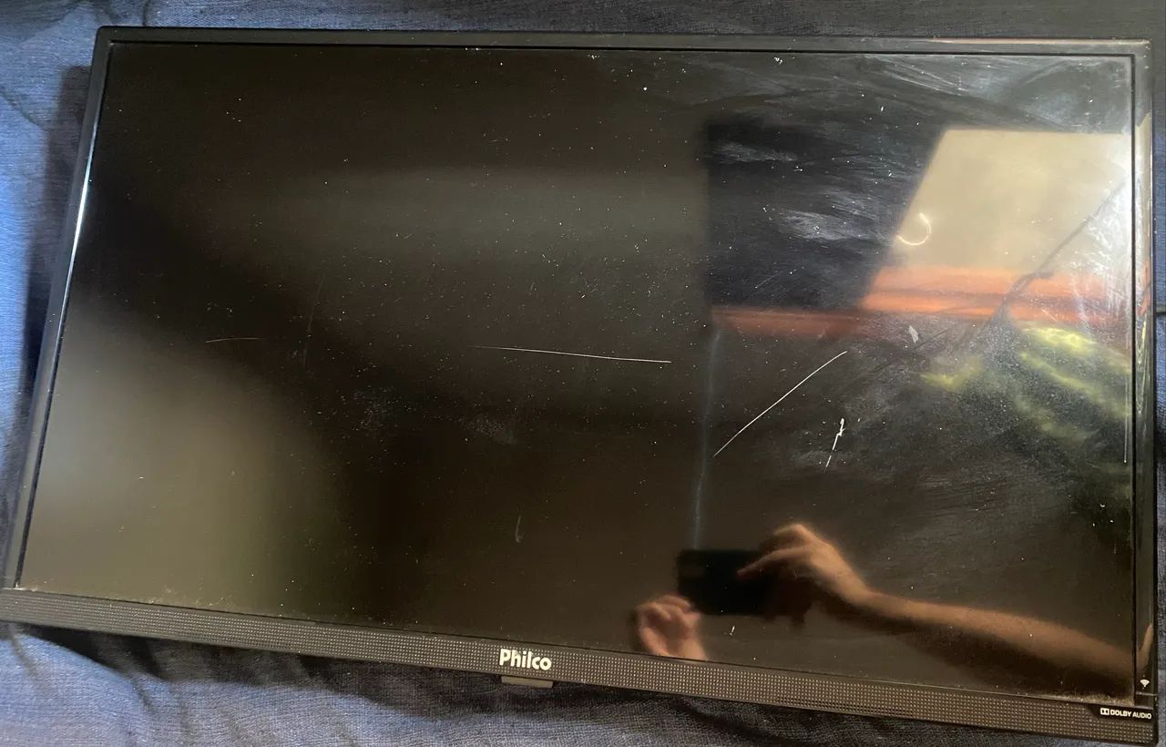 TV PHILCO 32 POLEGADAS COM LINHAS NA TELA MAIS FUNCIONANDO TUDO, MODELO (PTV32G52S LED)