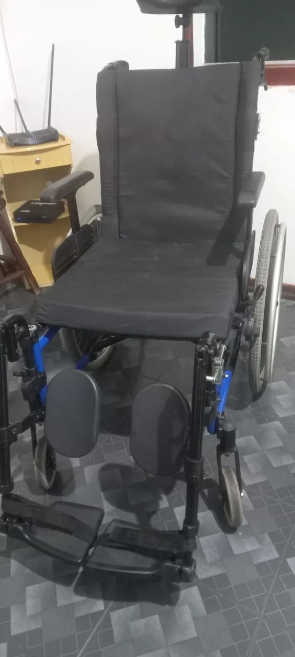 Cadeira de rodas reclinavel medida extra