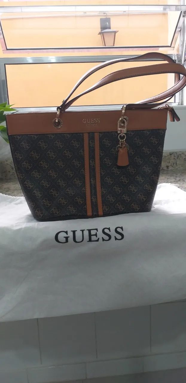 Bolsa da marca Guess 