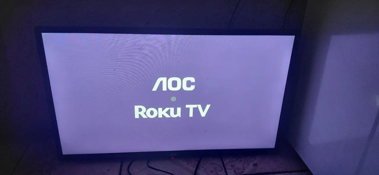Vendo a TV AOC roku de 32 polegadas funciona tudo certinho