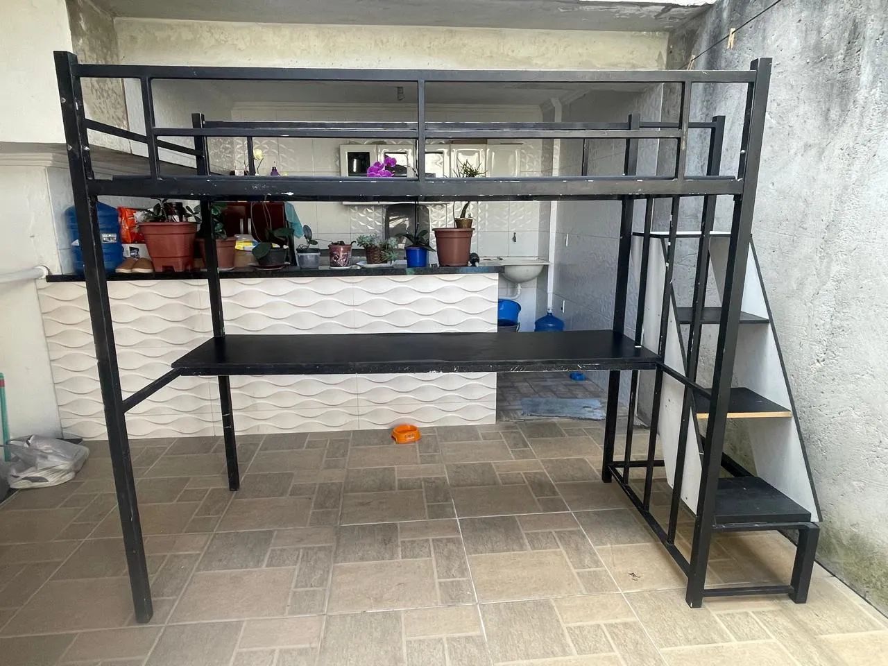 Cama Loft com Escrivaninha em Ferro - Moderna e Funcional para Espaços Pequenos  - Foto 4